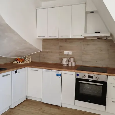 아파트 Divcibarska Carolija